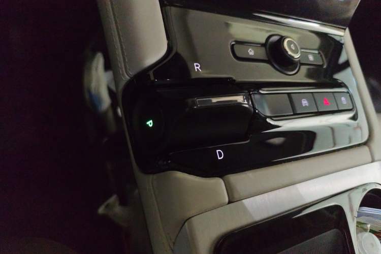 Used Nio ES8 2018 Founder Edition Gear Lever