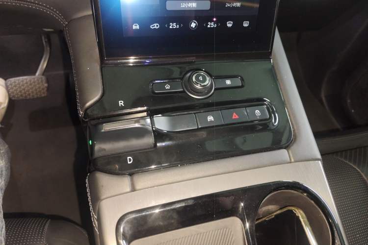 Used Nio ES8 2018 355 km Base Version 7-Seater Edition Gear Lever