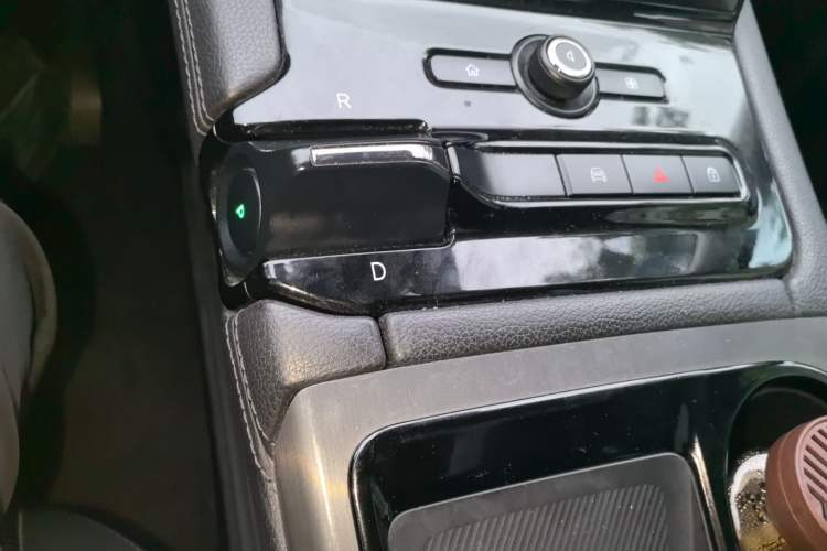 Used Nio ES8 2018 355 km Base Version 6-Seater Edition Gear Lever