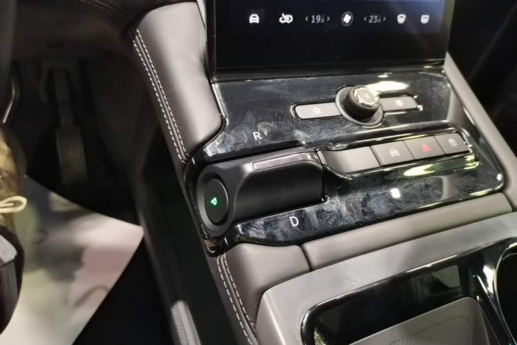 Used Nio ES8 2018 355 km Base Version 7-Seater Edition Gear Lever