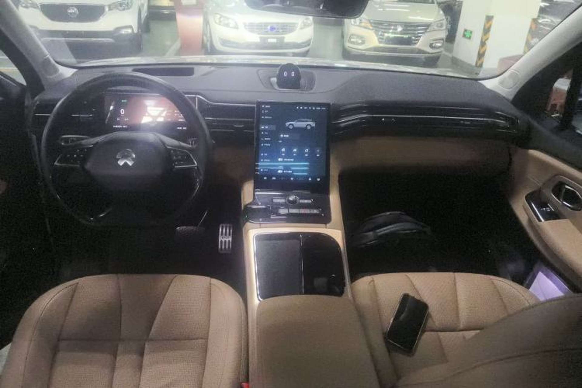 Used Nio ES8 2018 355 km Base Version 7-Seater Edition Interior 2
