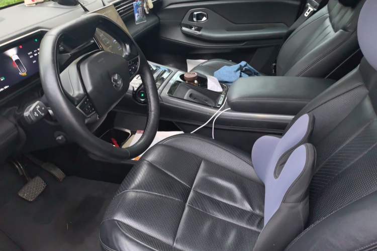 Used Nio ES8 2018 355 km Base Version 6-Seater Edition Left Front Seat