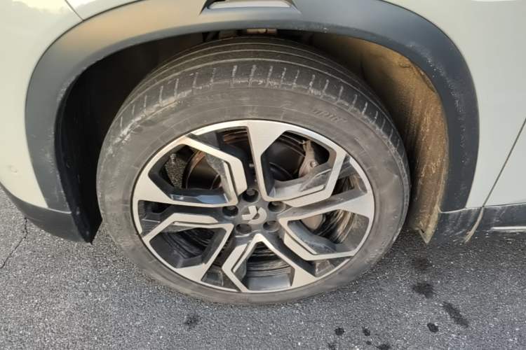 Used Nio ES8 2018 Founder Edition Left Front Wheel Hub