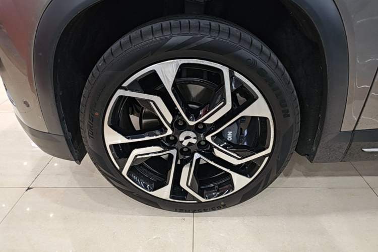 Used Nio ES8 2018 355 km Base Version 7-Seater Edition Left Front Wheel Hub