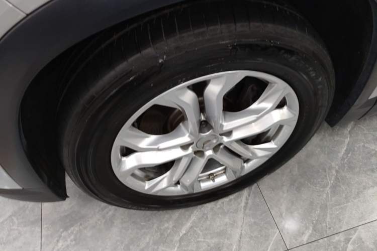 Used Nio ES8 2018 355 km Base Version 6-Seater Edition Left Front Wheel Hub