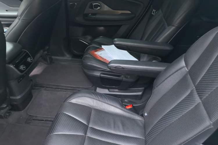 Used Nio ES8 2018 355 km Base Version 6-Seater Edition Left Rear Seat