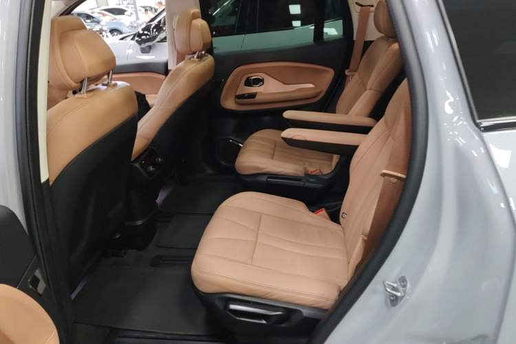 Used Nio ES8 2018 355 km Base Version 6-Seater Edition Left Rear Seat