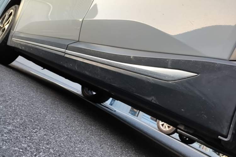Used Nio ES8 2018 Founder Edition Left Side Sill