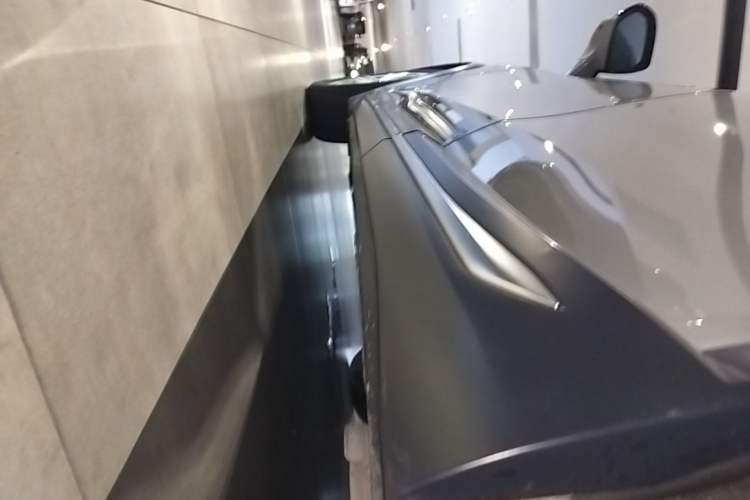 Used Nio ES8 2018 355 km Base Version 7-Seater Edition Left Side Sill