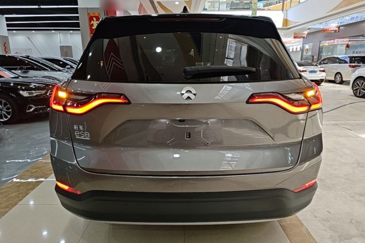 Used Nio ES8 2018 355 km Base Version 7-Seater Edition Rear