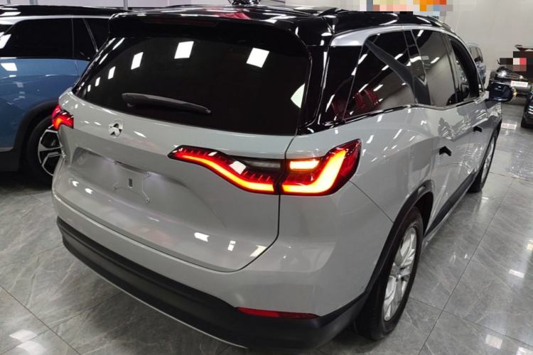 Used Nio ES8 2018 355 km Base Version 6-Seater Edition Rear Right 45 Deg
