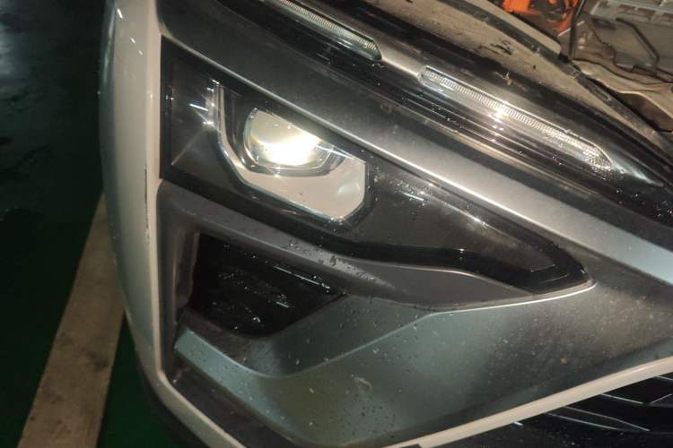 Used Nio ES8 2018 355 km Base Version 7-Seater Edition Right Front Headlight