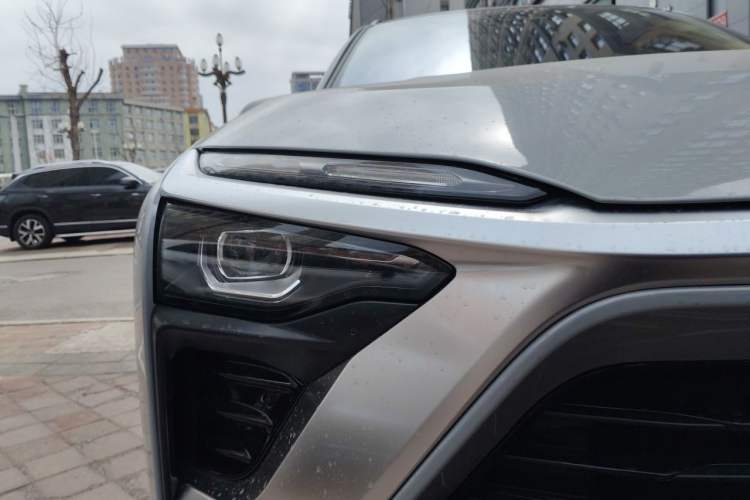 Used Nio ES8 2018 355 km Base Version 7-Seater Edition Right Front Headlight