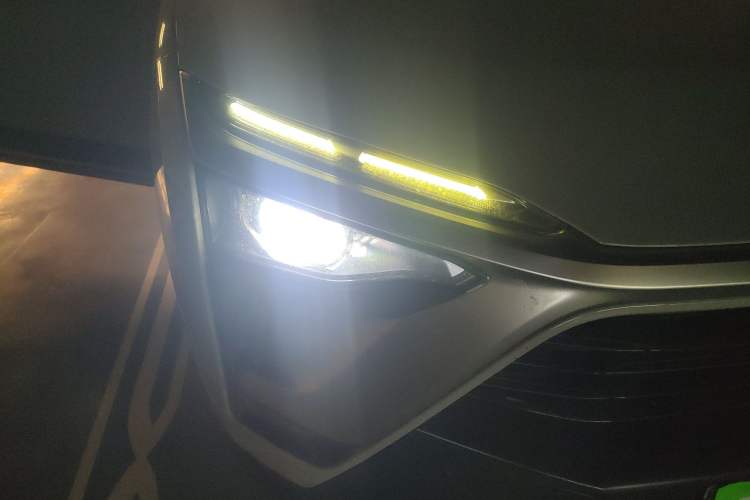 Used Nio ES8 2018 355 km Base Version 7-Seater Edition Right Front Headlight