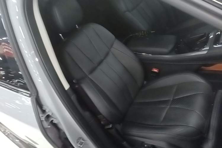 Used Nio ES8 2018 355 km Base Version 6-Seater Edition Right Front Seat