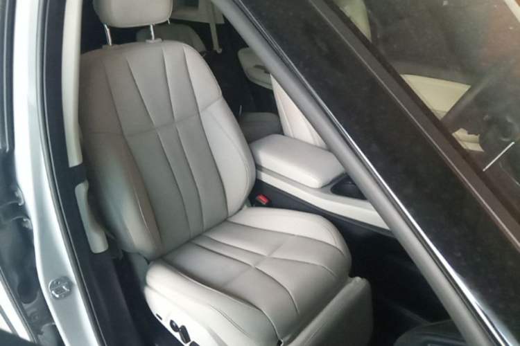 Used Nio ES8 2018 355 km Base Version 6-Seater Edition Right Front Seat