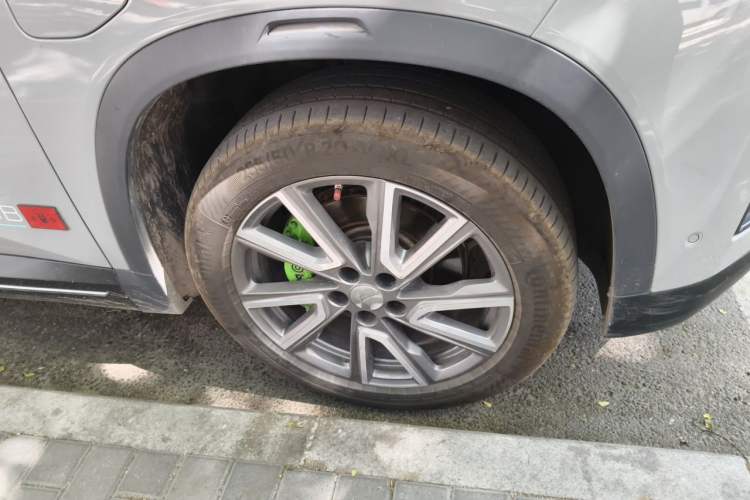 Used Nio ES8 2018 355 km Base Version 6-Seater Edition Right Front Wheel Hub