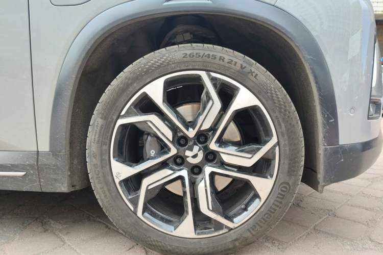 Used Nio ES8 2018 355 km Base Version 7-Seater Edition Right Front Wheel Hub