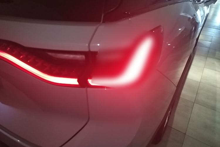 Used Nio ES8 2018 355 km Base Version 7-Seater Edition Right Rear Taillight