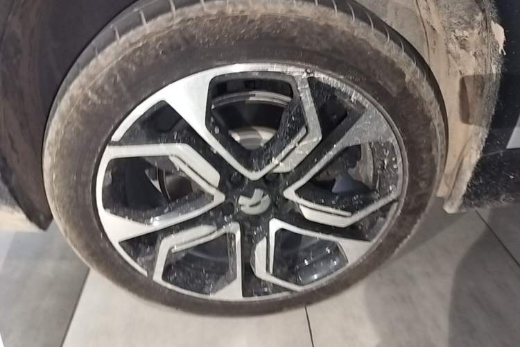 Used Nio ES8 2018 355 km Base Version 7-Seater Edition Right Rear Wheel Hub