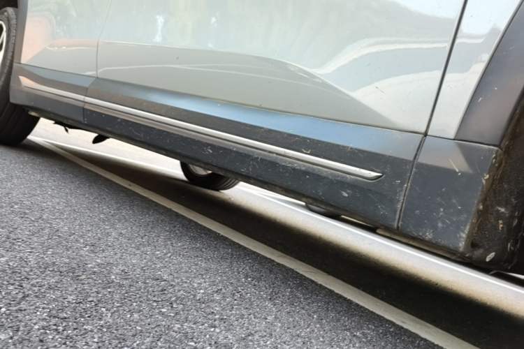 Used Nio ES8 2018 Founder Edition Right Side Sill