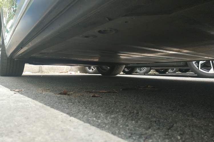 Used Nio ES8 2018 Founder Edition Right Side Sill
