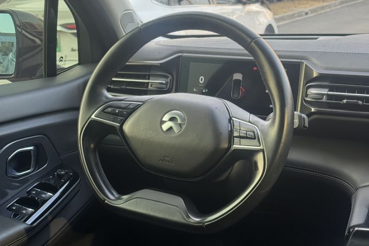 Used Nio ES8 2018 355 km Base Version 7-Seater Edition Steering Wheel