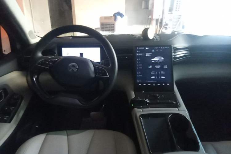 Used Nio ES8 2018 355 km Base Version 6-Seater Edition Steering Wheel