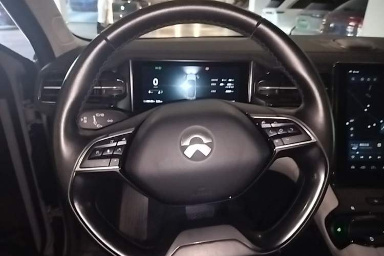 Used Nio ES8 2018 355 km Base Version 7-Seater Edition Steering Wheel