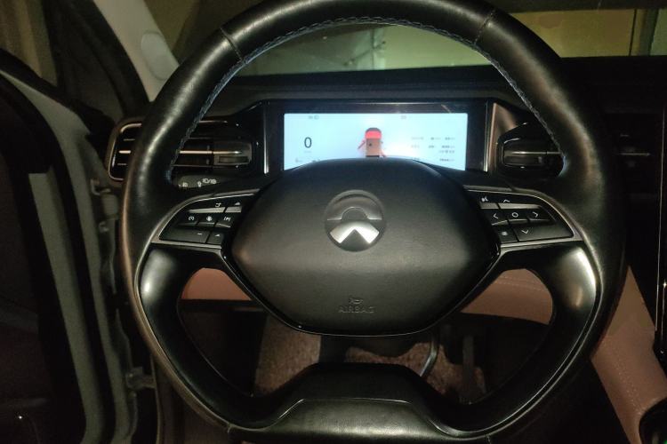 Used Nio ES8 2018 355 km Base Version 7-Seater Edition Steering Wheel