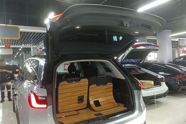 Used Nio ES8 2018 355 km Base Version 6-Seater Edition Trunk