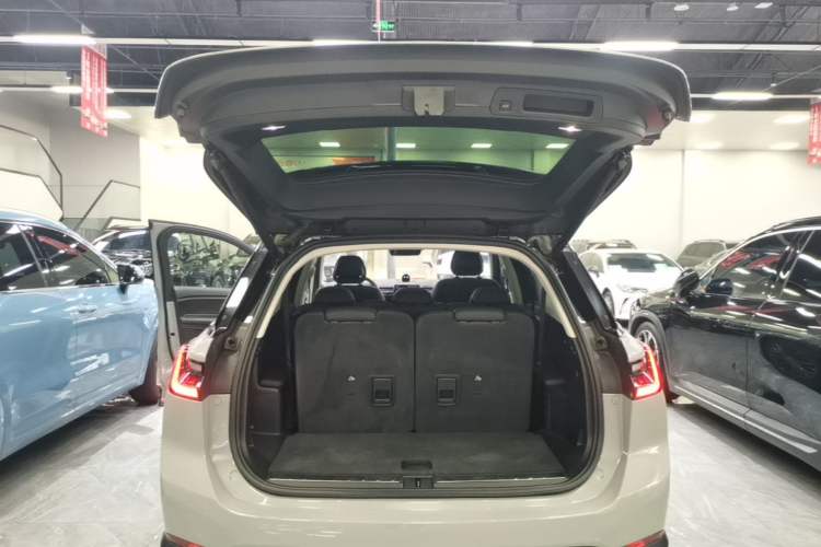 Used Nio ES8 2018 355 km Base Version 7-Seater Edition Trunk