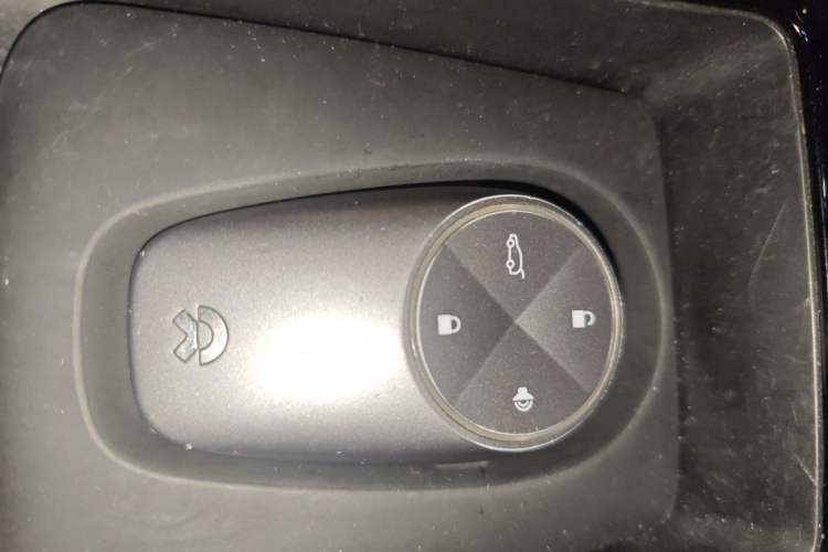Used Nio ES8 2018 355 km Base Version 7-Seater Edition Vehicle Key