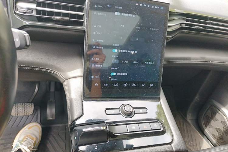Used Nio ES8 2018 355 km Base Version 6-Seater Edition Audio And AC Panel