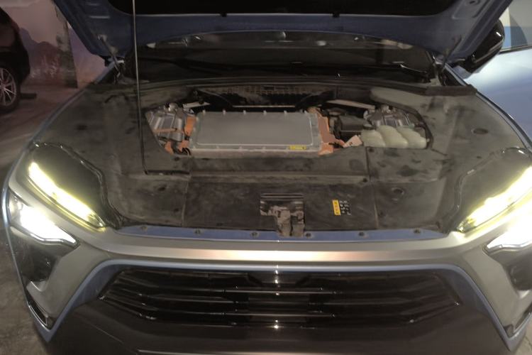 Used Nio ES8 2018 355 km Base Version 7-Seater Edition Engine Bay