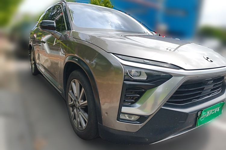 Used Nio ES8 2018 355 km Base Version 6-Seater Edition Front Right 45 Deg
