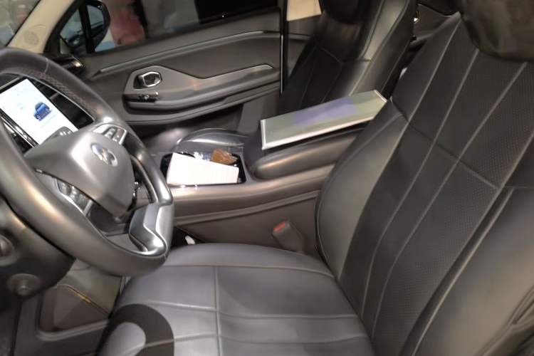 Used Nio ES8 2018 355 km Base Version 7-Seater Edition Left Front Seat