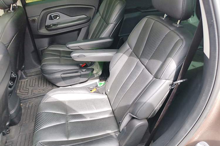 Used Nio ES8 2018 355 km Base Version 6-Seater Edition Left Rear Seat