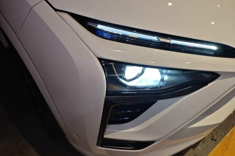 Used Nio ES8 2018 Founder Edition Right Front Headlight