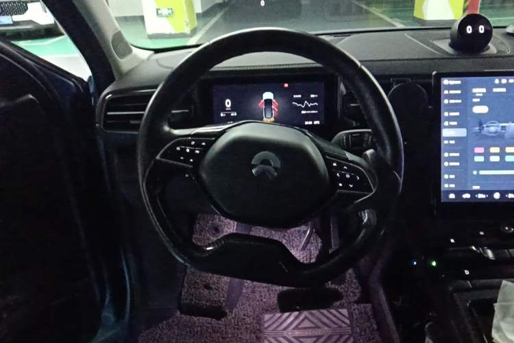 Used Nio ES8 2018 355 km Base Version 6-Seater Edition Steering Wheel