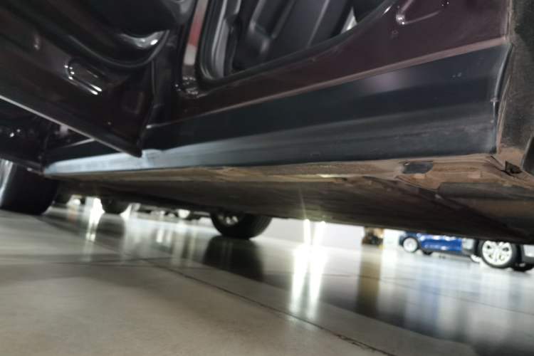 Used Nio ES8 2018 355 km Base Version 7-Seater Edition Left Side Sill