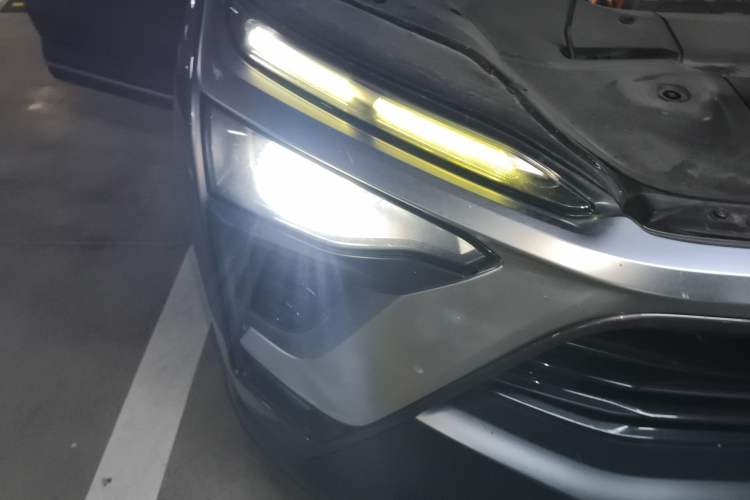 Used Nio ES8 2018 355 km Base Version 6-Seater Edition Right Front Headlight