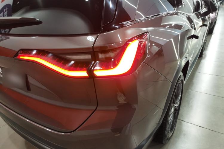 Used Nio ES8 2018 355 km Base Version 7-Seater Edition Right Rear Taillight