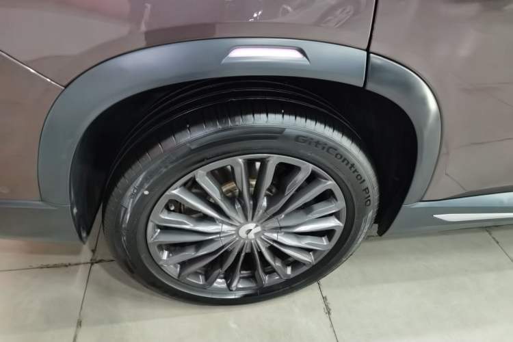Used Nio ES8 2018 355 km Base Version 7-Seater Edition Right Rear Wheel Hub