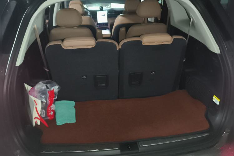 Used Nio ES8 2018 355 km Base Version 6-Seater Edition Trunk