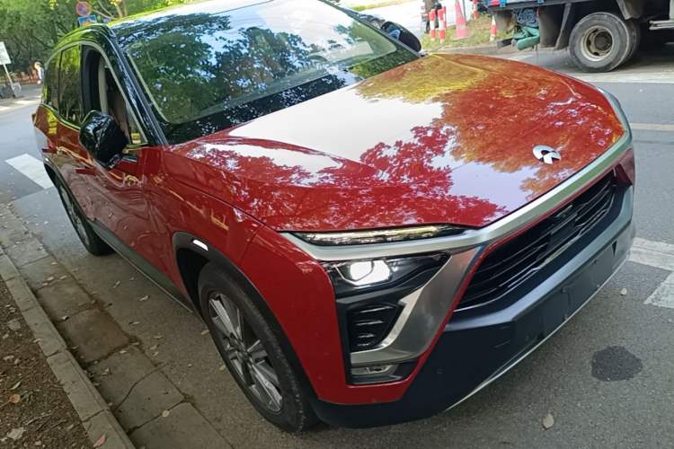 Used Nio ES8 2018 355 km Base Version 6-Seater Edition Front Right 45 Deg
