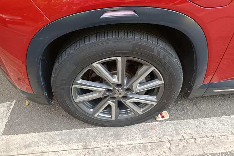Used Nio ES8 2018 355 km Base Version 6-Seater Edition Left Front Wheel Hub