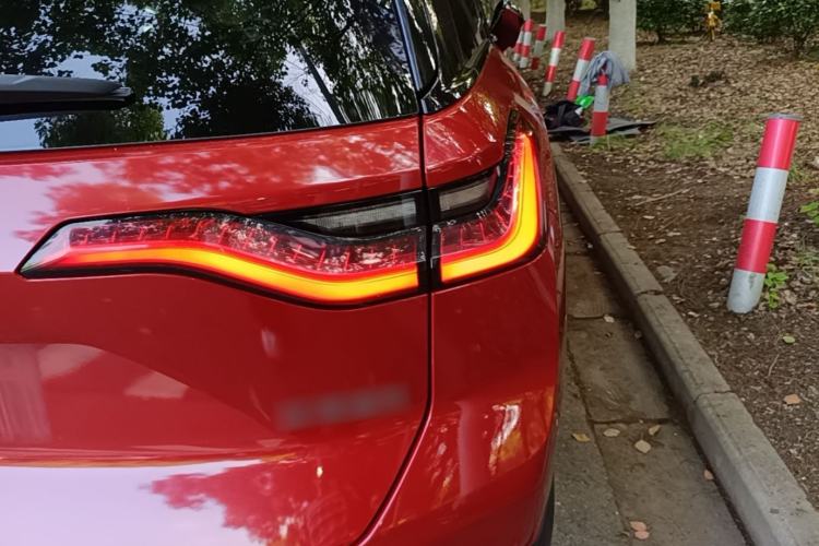 Used Nio ES8 2018 355 km Base Version 6-Seater Edition Right Rear Taillight