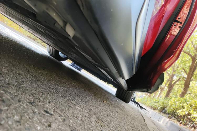 Used Nio ES8 2018 Founder Edition Right Side Sill