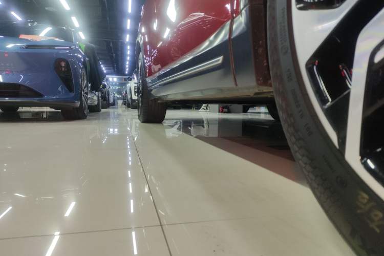 Used Nio ES8 2018 Founder Edition Right Side Sill